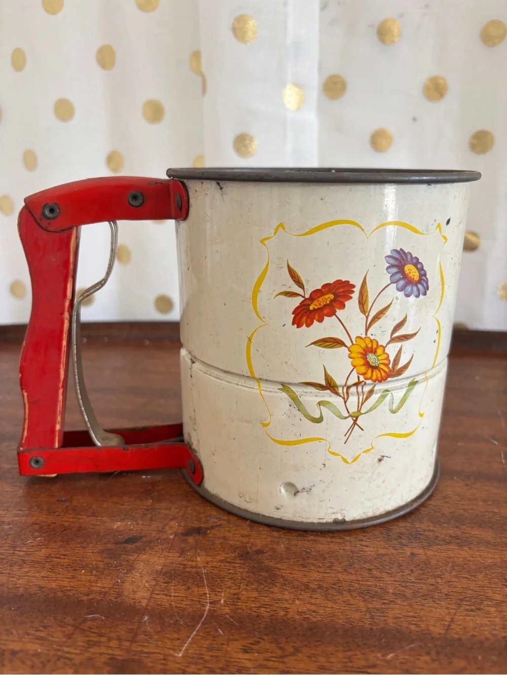 Cream Vintage Androck Hand-i-Sift Floral Sifter with Red Handle 1940s
